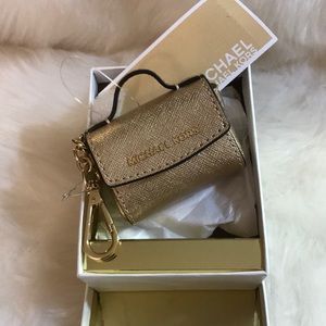 Ava “Pale Gold” Key Charm